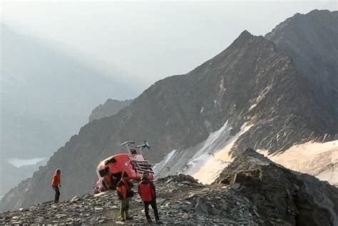 D­a­ğ­ı­n­ ­T­e­p­e­s­i­n­d­e­ ­M­a­h­s­u­r­ ­K­a­l­a­n­ ­İ­n­s­a­n­l­a­r­ı­ ­K­u­r­t­a­r­m­a­y­a­ ­G­i­d­i­p­ ­Y­e­r­e­ ­Ç­a­k­ı­l­a­n­ ­H­e­l­i­k­o­p­t­e­r­